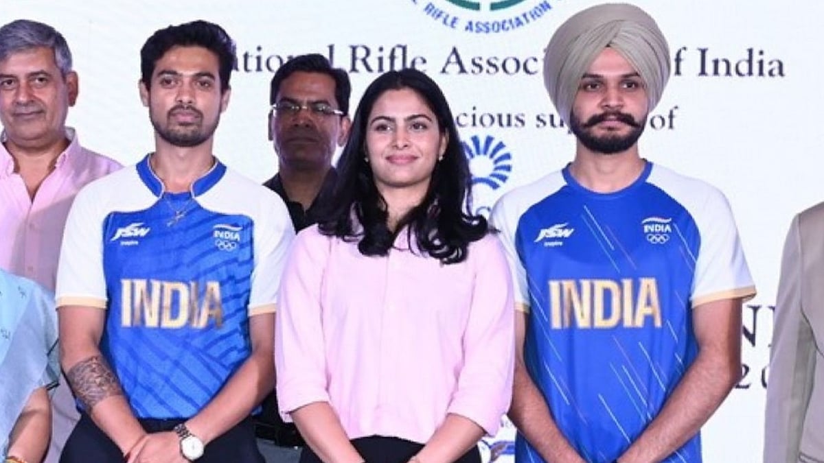 Indian medal winners in shooting at Paris Olympics 2024 felicitated by NRAI. - Photo: X | Khel Now